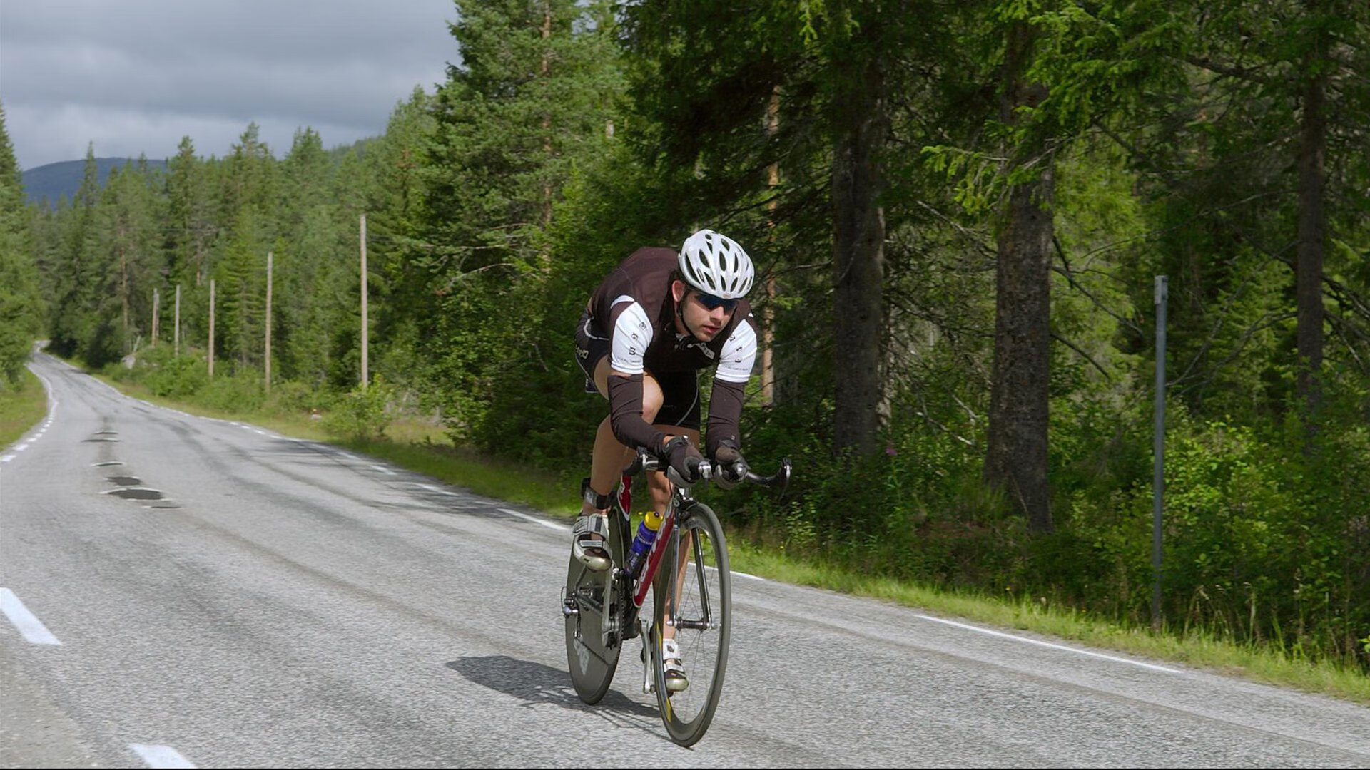 科特迪瓦男篮在非洲锦标赛中持续升温，迈向新世纪光辉，科特迪瓦篮球队